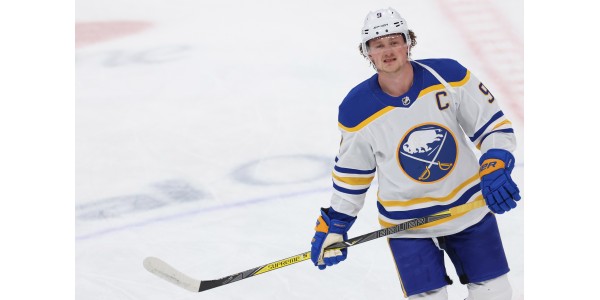Jack Eichel blev placeret i skadesreserven